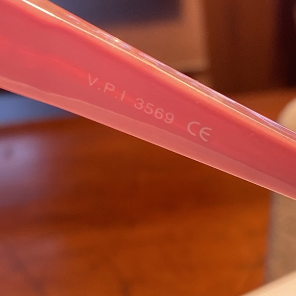 Vintage Rose Pink Coloured Sunglasses. - Picture 4 of 7